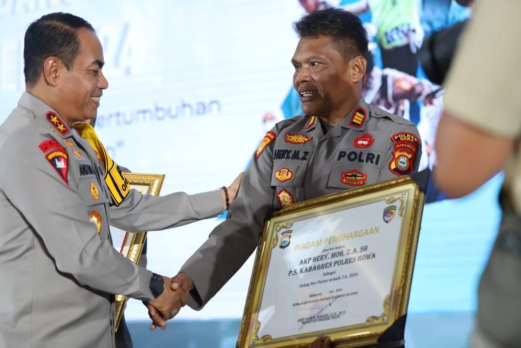 Kapolres Gowa, Ps.Kabagren Gowa Akp Hery Moh.Z.A berhasil meraih penghargaan sebagai Kabagren Terbaik Tahun Anggaran 2024 di jajaran Polres Polda Sulsel.