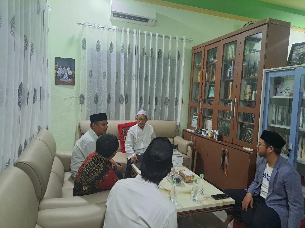 Andi Sudirman Sulaiman Jenguk Rais Syuriah PWNU Sulsel KH. Baharuddin
