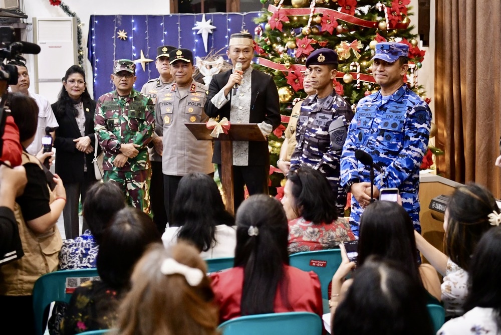 Bersama Forkopimda, Prof Zudan Sampaikan Pesan Damai Saat Pantau Misa Natal Tiga Gereja di Makassar